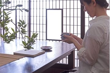 古民具・骨董　古い木のアンティーク縦額障子戸(2)