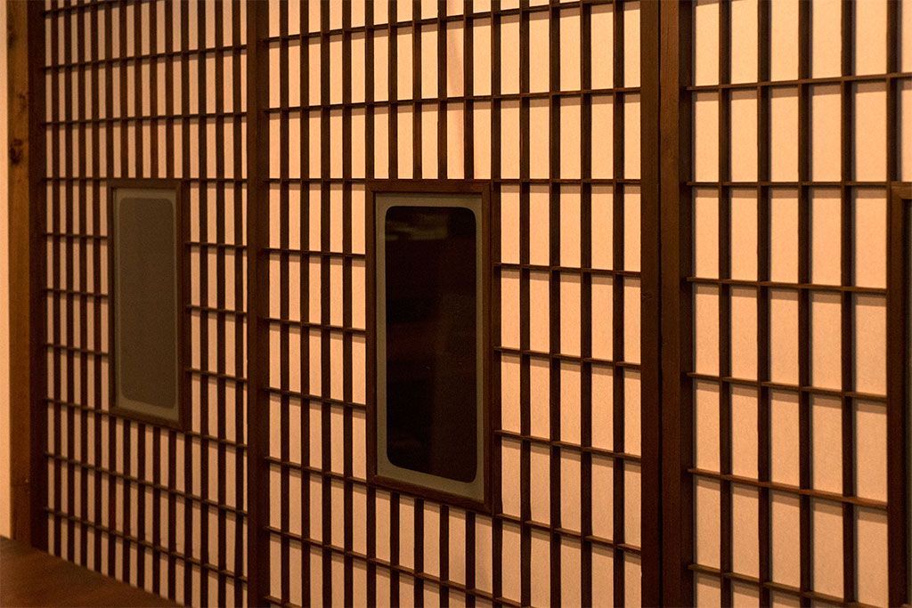 古民具・骨董　古い木のアンティーク縦額障子戸(2)