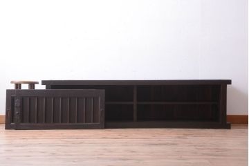 アンティーク家具　古民具・骨董　明治期　框が太く重厚なアンティーク時代箪笥ローボード(2)