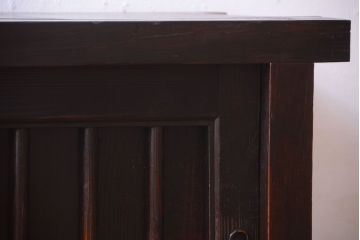 アンティーク家具　古民具・骨董　明治期　框が太く重厚なアンティーク時代箪笥ローボード(2)