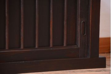 アンティーク家具　古民具・骨董　明治期　框が太く重厚なアンティーク時代箪笥ローボード(2)