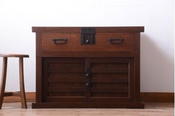 アンティーク家具　古民具・骨董　高級品!四面横桟回しの越後帳場箪笥(銭戸棚、帳箪笥・帳戸棚)