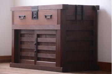 アンティーク家具　古民具・骨董　高級品!四面横桟回しの越後帳場箪笥(銭戸棚、帳箪笥・帳戸棚)