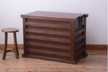 アンティーク家具　古民具・骨董　高級品!四面横桟回しの越後帳場箪笥(銭戸棚、帳箪笥・帳戸棚)