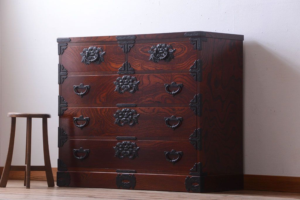 中古　伝統民芸家具 岩谷堂　隠し付き衣装箪笥(チェスト)