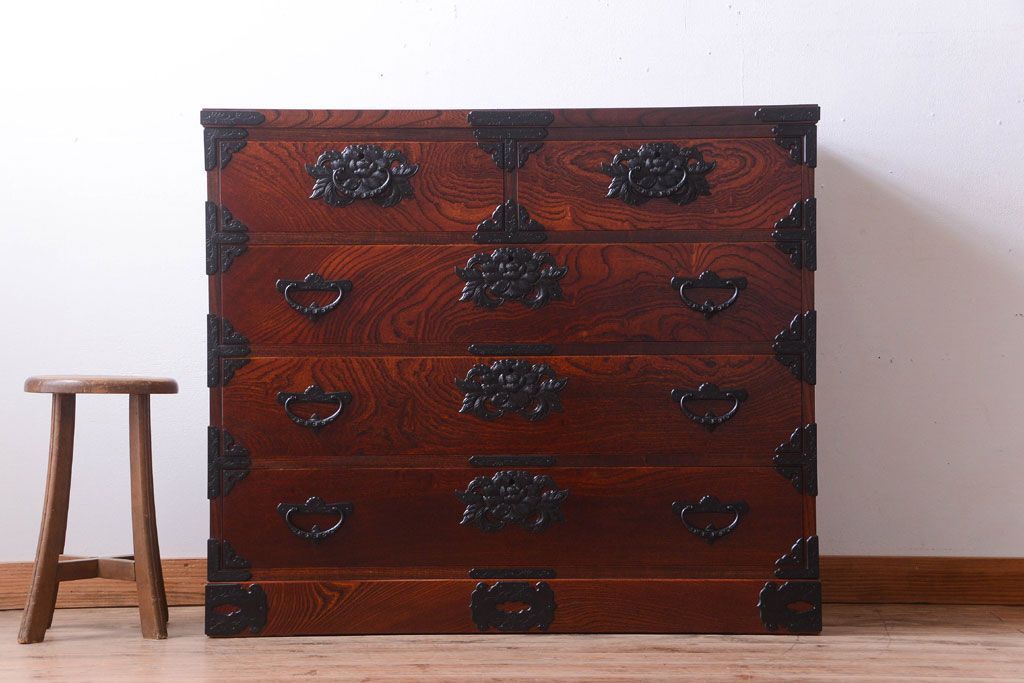 中古　伝統民芸家具 岩谷堂　隠し付き衣装箪笥(チェスト)