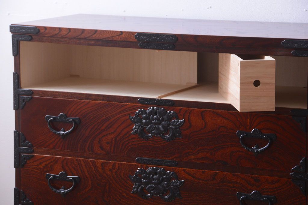 中古　伝統民芸家具 岩谷堂　隠し付き衣装箪笥(チェスト)