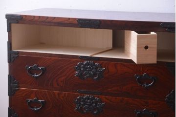 中古　伝統民芸家具 岩谷堂　隠し付き衣装箪笥(チェスト)