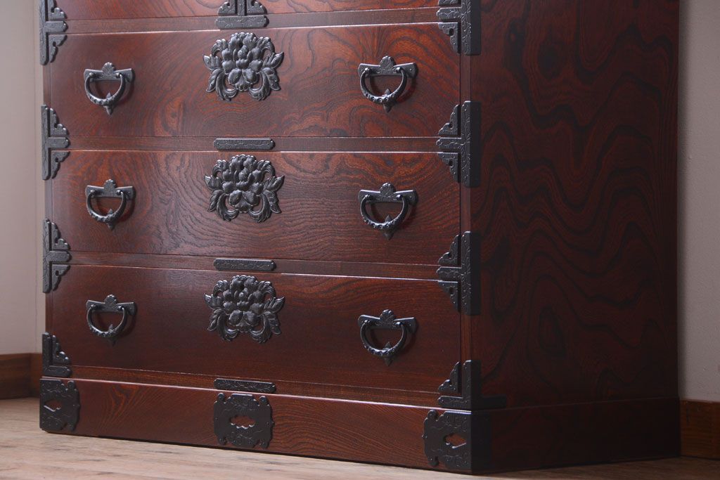 中古　伝統民芸家具 岩谷堂　隠し付き衣装箪笥(チェスト)