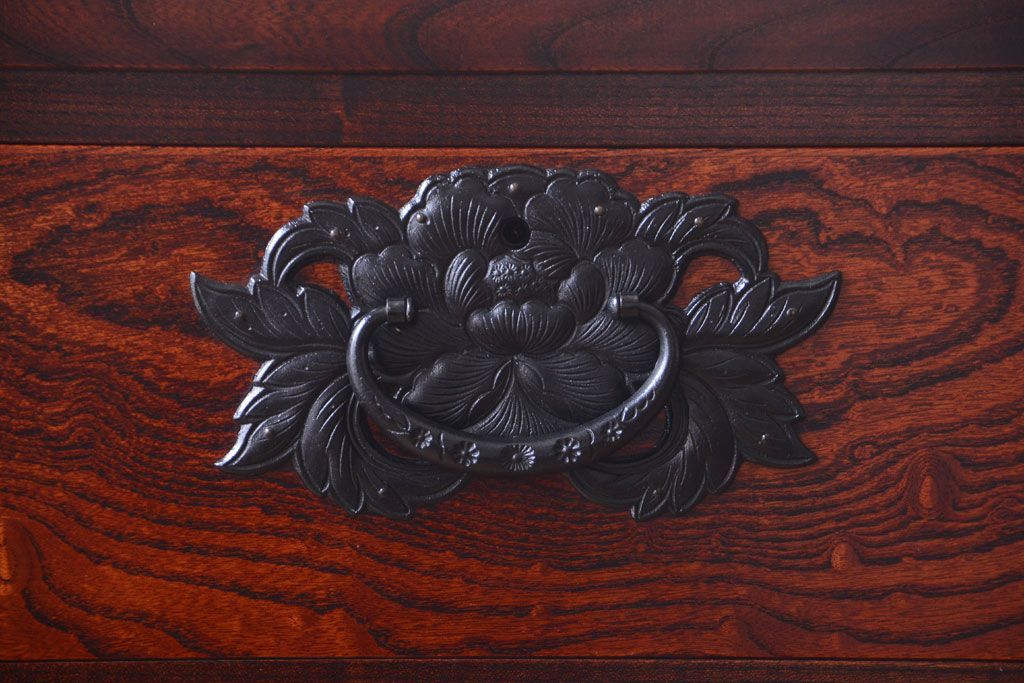 中古　伝統民芸家具 岩谷堂　隠し付き衣装箪笥(チェスト)