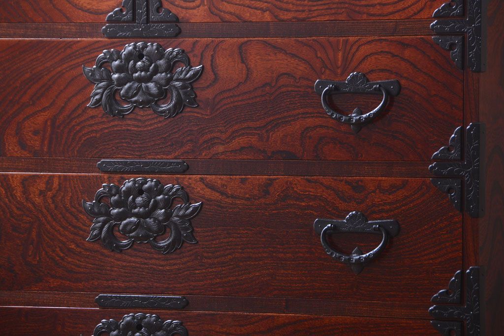 中古　伝統民芸家具 岩谷堂　隠し付き衣装箪笥(チェスト)