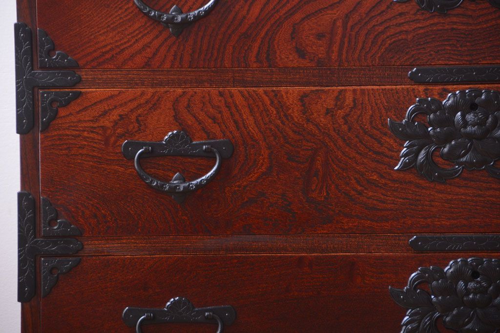 中古　伝統民芸家具 岩谷堂　隠し付き衣装箪笥(チェスト)