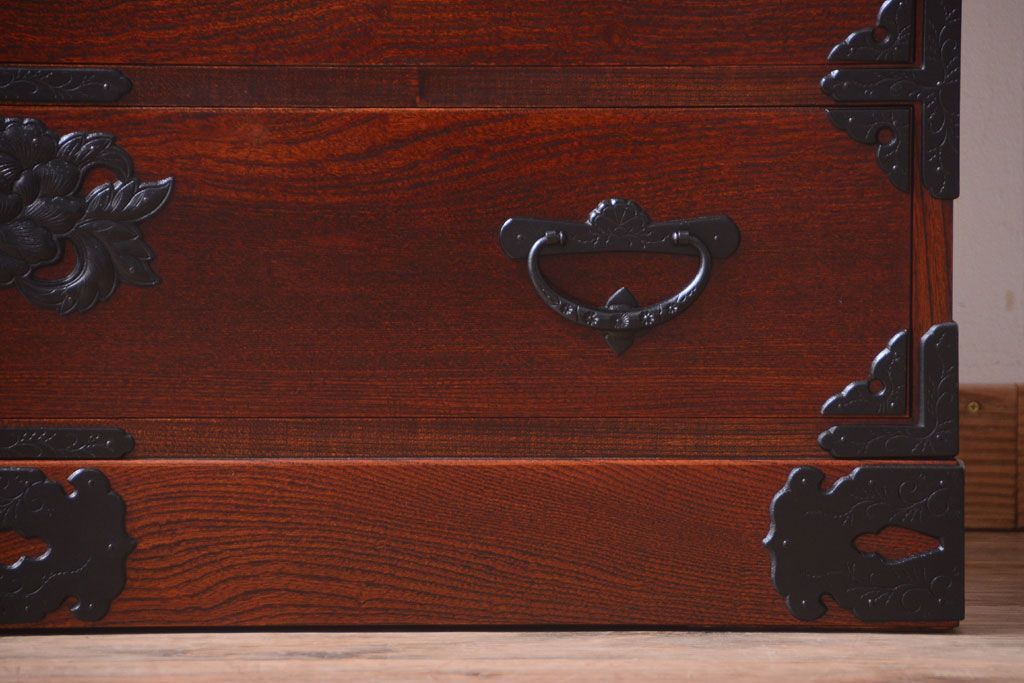 中古　伝統民芸家具 岩谷堂　隠し付き衣装箪笥(チェスト)