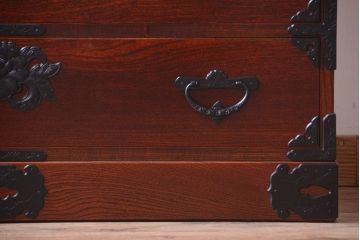 中古　伝統民芸家具 岩谷堂　隠し付き衣装箪笥(チェスト)