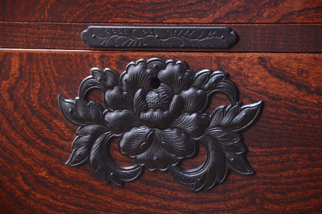 中古　伝統民芸家具 岩谷堂　隠し付き衣装箪笥(チェスト)