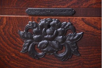 中古　伝統民芸家具 岩谷堂　隠し付き衣装箪笥(チェスト)