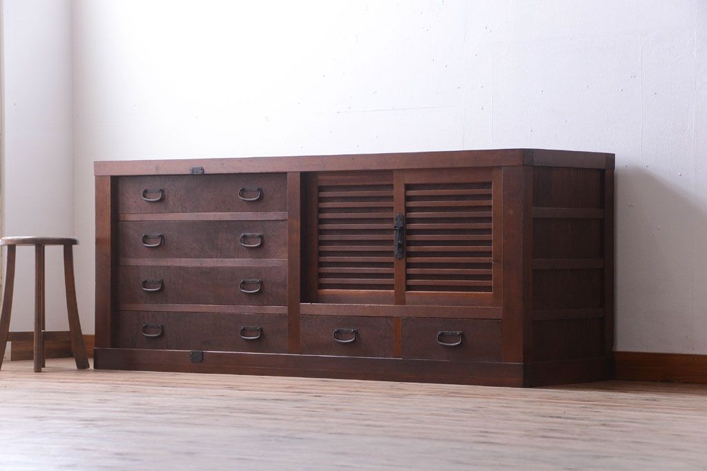 アンティーク家具　古民具・骨董　明治期　重厚なアンティーク横型衣装箪笥(サイドボード)