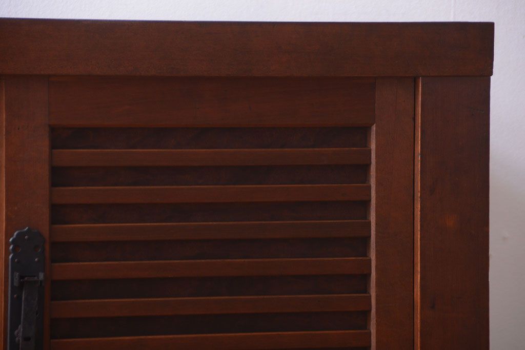 アンティーク家具　古民具・骨董　明治期　重厚なアンティーク横型衣装箪笥(サイドボード)