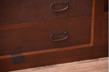 アンティーク家具　古民具・骨董　明治期　重厚なアンティーク横型衣装箪笥(サイドボード)