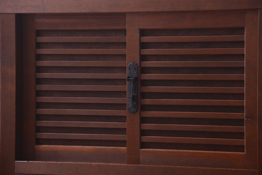 アンティーク家具　古民具・骨董　明治期　重厚なアンティーク横型衣装箪笥(サイドボード)