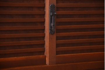 アンティーク家具　古民具・骨董　明治期　重厚なアンティーク横型衣装箪笥(サイドボード)