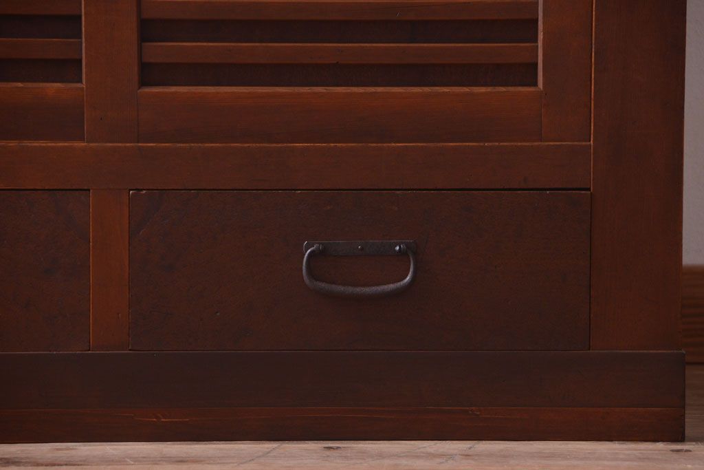 アンティーク家具　古民具・骨董　明治期　重厚なアンティーク横型衣装箪笥(サイドボード)