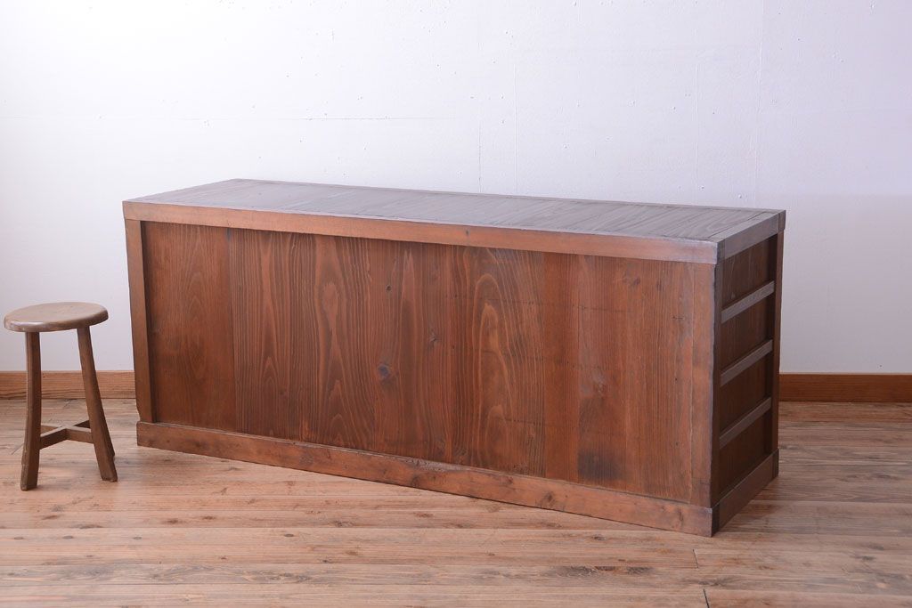 アンティーク家具　古民具・骨董　明治期　重厚なアンティーク横型衣装箪笥(サイドボード)