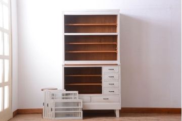 アンティーク家具　アンティークペイント　作業台付き!おしゃれな脚付き食器棚