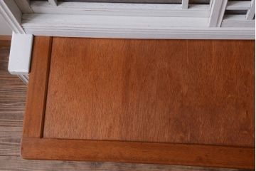 アンティーク家具　アンティークペイント　作業台付き!おしゃれな脚付き食器棚