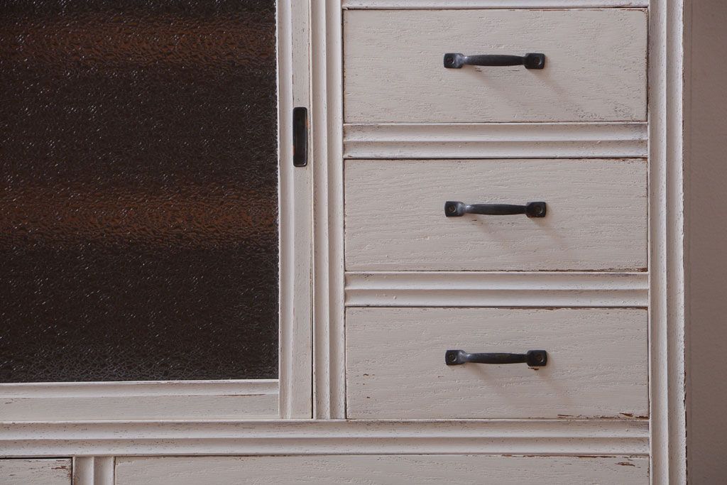 アンティーク家具　アンティークペイント　作業台付き!おしゃれな脚付き食器棚