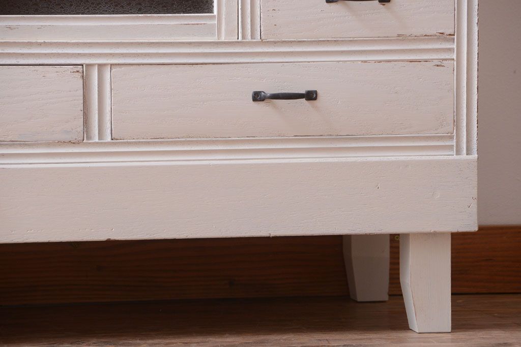 アンティーク家具　アンティークペイント　作業台付き!おしゃれな脚付き食器棚