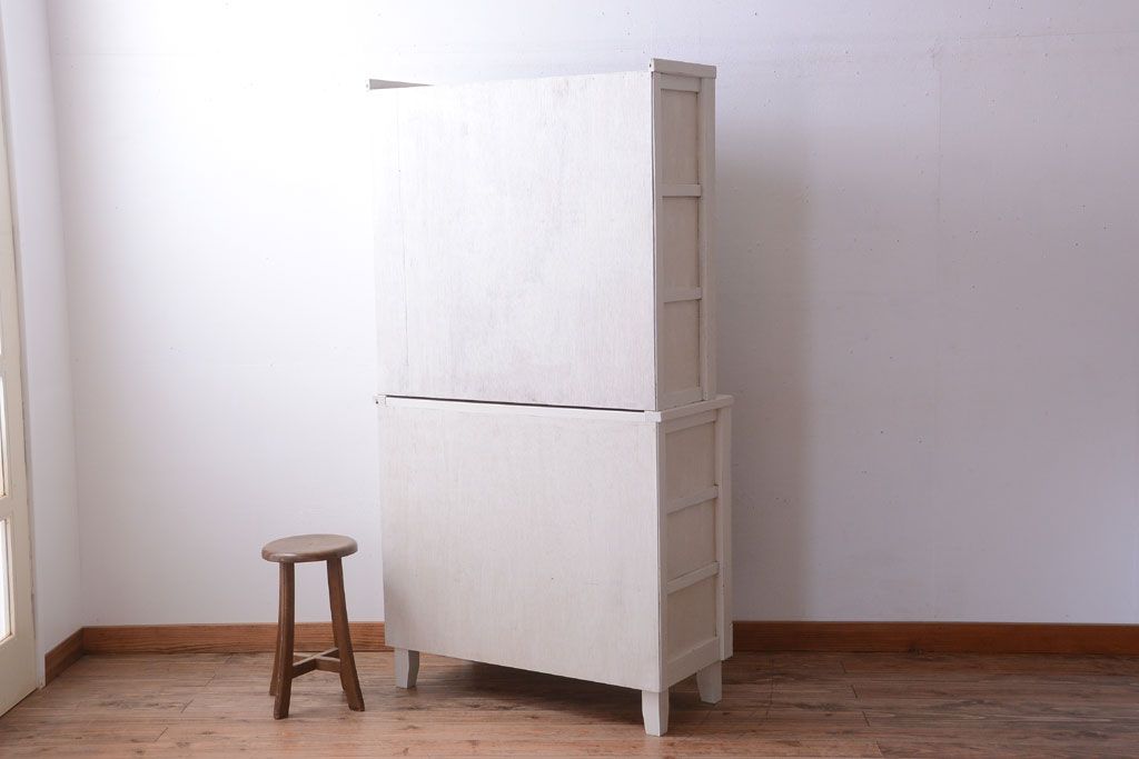 アンティーク家具　アンティークペイント　作業台付き!おしゃれな脚付き食器棚