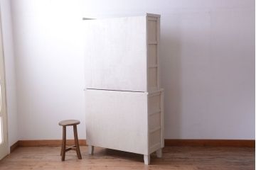 アンティーク家具　アンティークペイント　作業台付き!おしゃれな脚付き食器棚