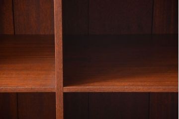 アンティーク家具　和製アンティーク　特大サイズ!古い木の重厚な縦型マス目棚(2)