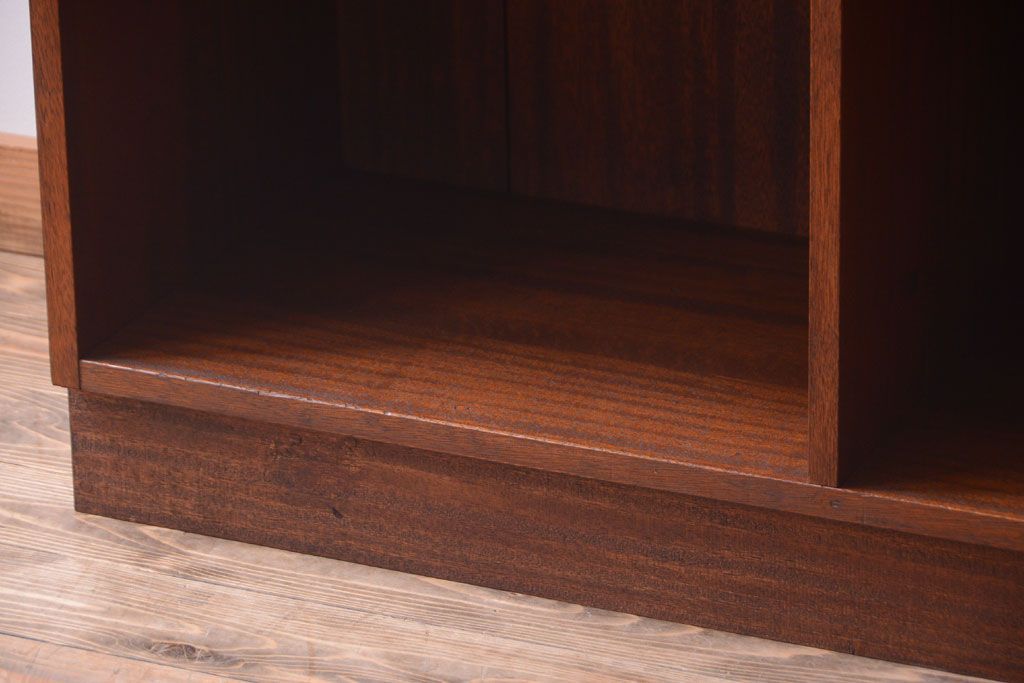 アンティーク家具　和製アンティーク　特大サイズ!古い木の重厚な縦型マス目棚(2)