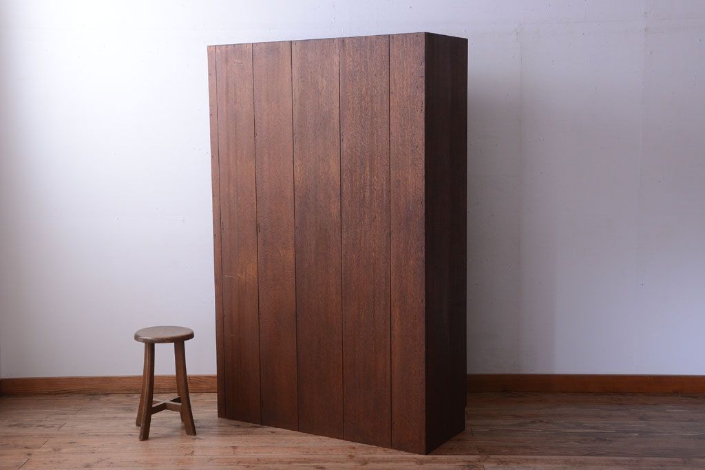 アンティーク家具　和製アンティーク　特大サイズ!古い木の重厚な縦型マス目棚(2)