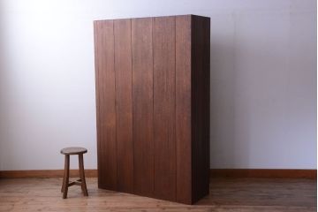 アンティーク家具　和製アンティーク　特大サイズ!古い木の重厚な縦型マス目棚(2)