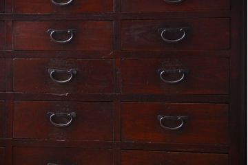 アンティーク家具　和製アンティーク　引き出し24杯付き!古い木の大きな収納棚