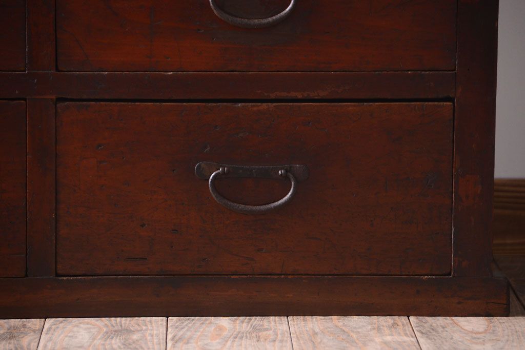 アンティーク家具　和製アンティーク　引き出し24杯付き!古い木の大きな収納棚