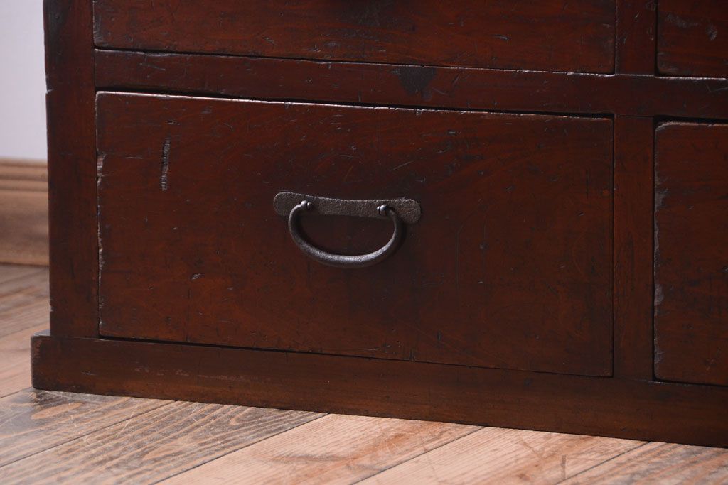 アンティーク家具　和製アンティーク　引き出し24杯付き!古い木の大きな収納棚