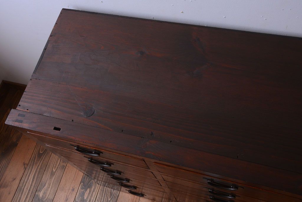 アンティーク家具　和製アンティーク　引き出し24杯付き!古い木の大きな収納棚