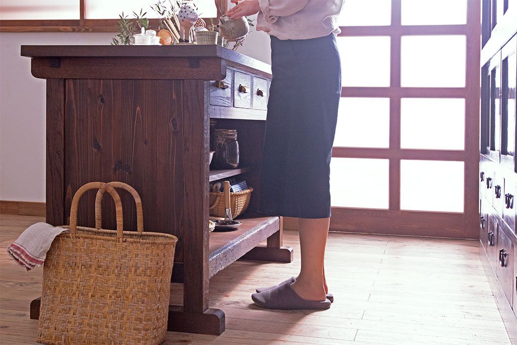 アンティーク家具　和製アンティーク　骨太で重厚な古い木製の作業台(カウンターテーブル)(3)