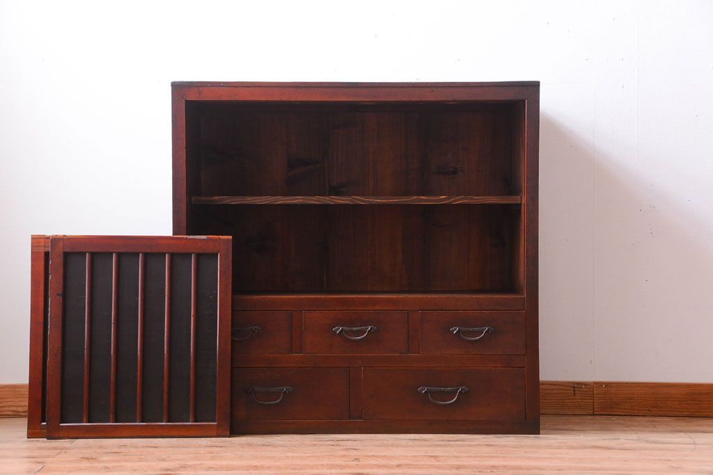 アンティーク家具　古民具・骨董　漆塗り!縦桟引き戸の和製アンティーク収納棚