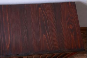 アンティーク家具　古民具・骨董　漆塗り!縦桟引き戸の和製アンティーク収納棚