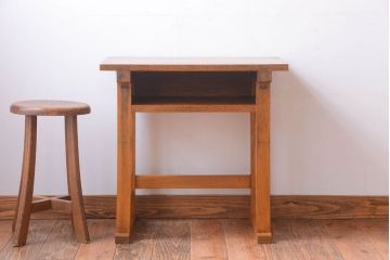 レトロ家具　昭和レトロ　古い学校の木製テーブル(平机)