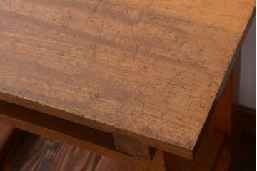 レトロ家具　昭和レトロ　古い学校の木製テーブル(平机)
