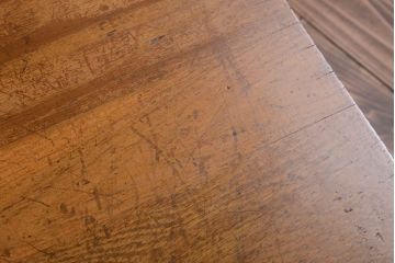 レトロ家具　昭和レトロ　古い学校の木製テーブル(平机)