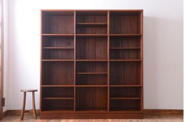 アンティーク家具　和製アンティーク　特大サイズ!古い木の重厚な縦型マス目棚(3)