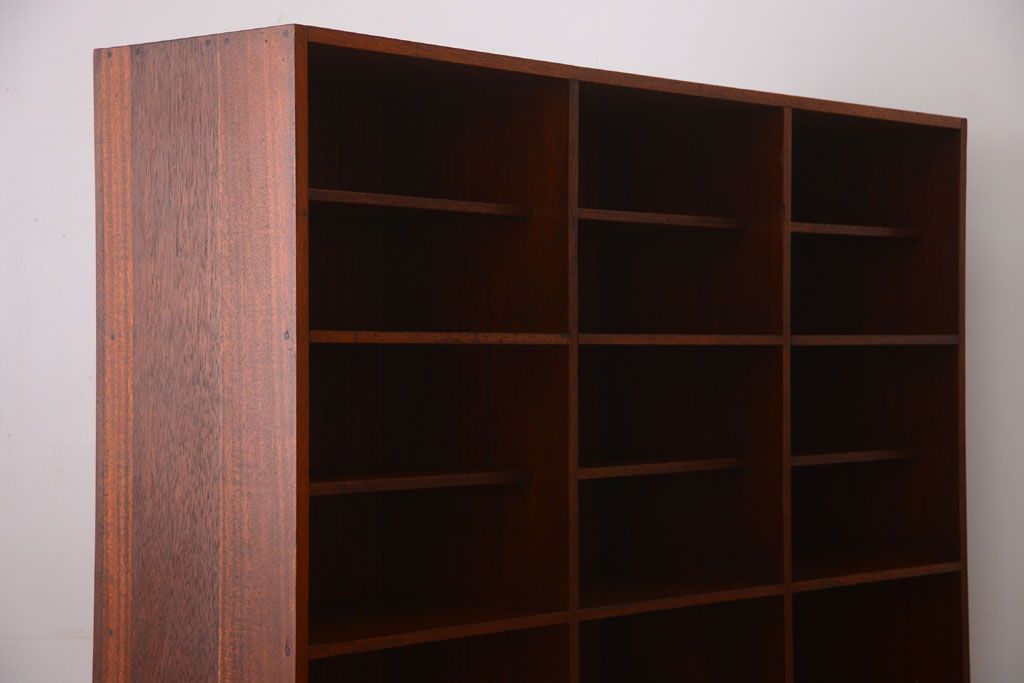 アンティーク家具　和製アンティーク　特大サイズ!古い木の重厚な縦型マス目棚(3)