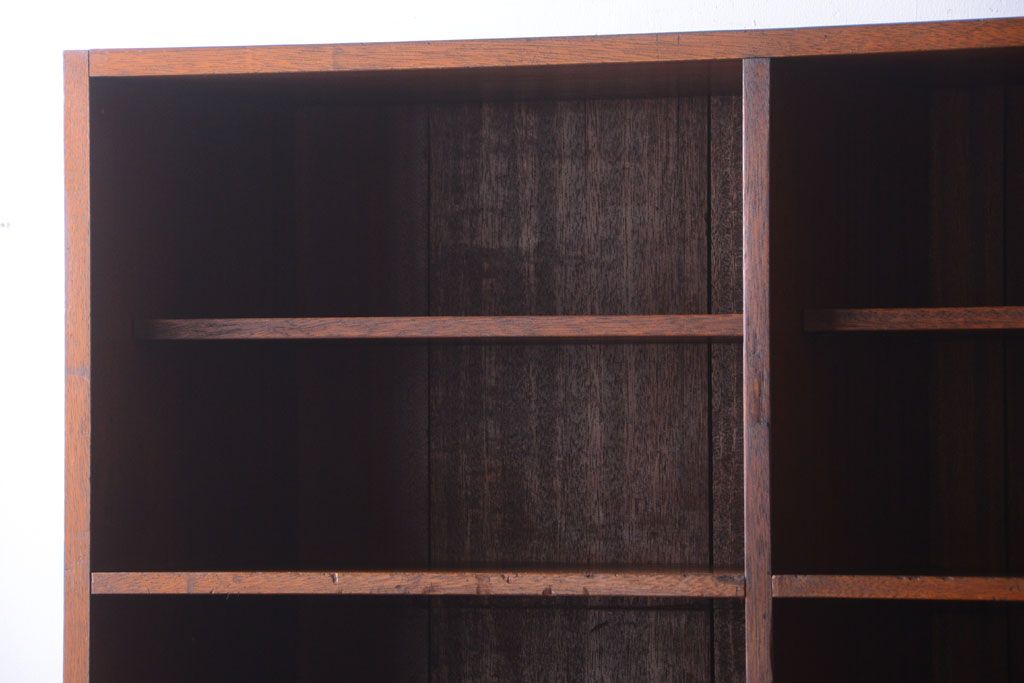 アンティーク家具　和製アンティーク　特大サイズ!古い木の重厚な縦型マス目棚(3)